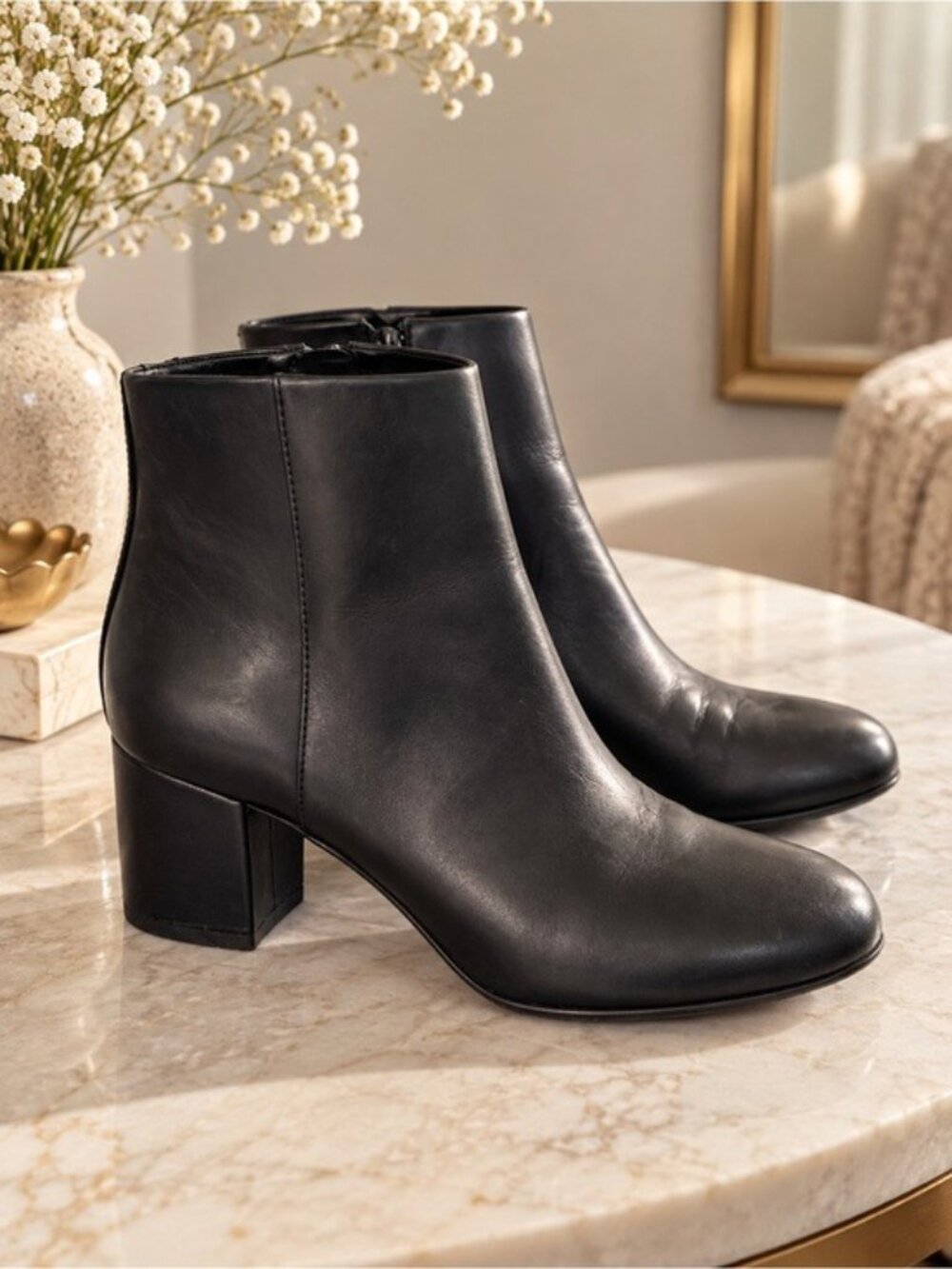 Vionic Black Leather Ankle Boots Women’s Size 7 Block Heel Side Zip